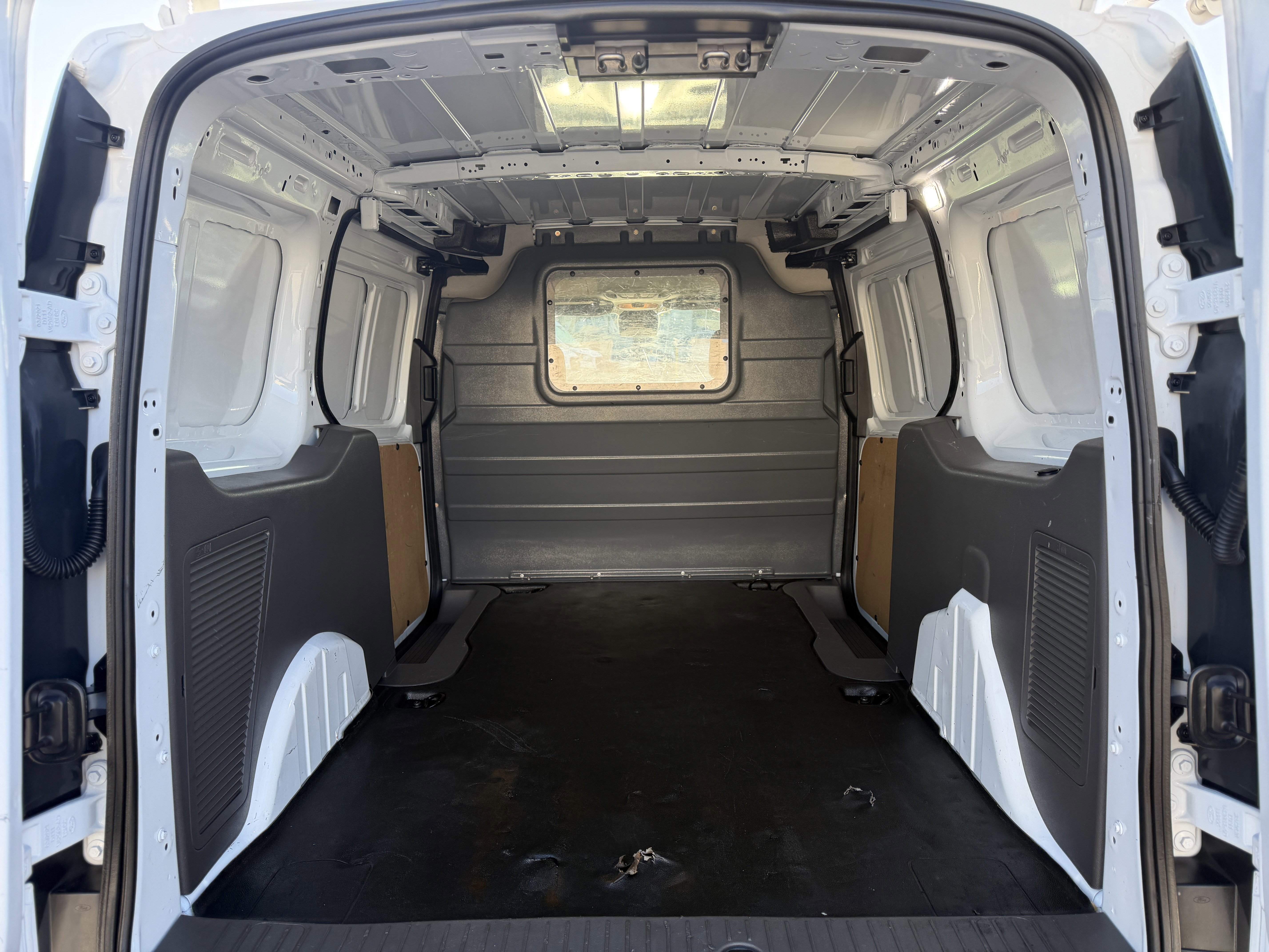 Certified 2022 Ford Transit Connect XL image 9