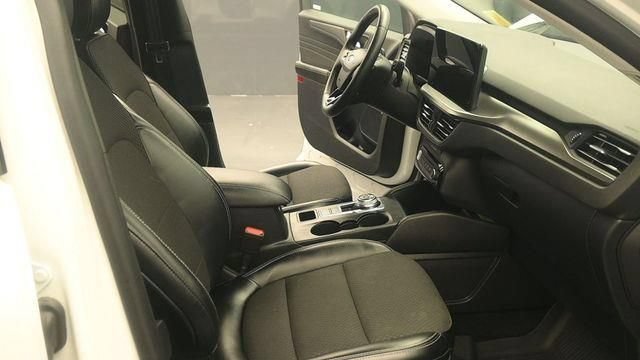 Certified 2024 Ford Escape SE FWD image 18