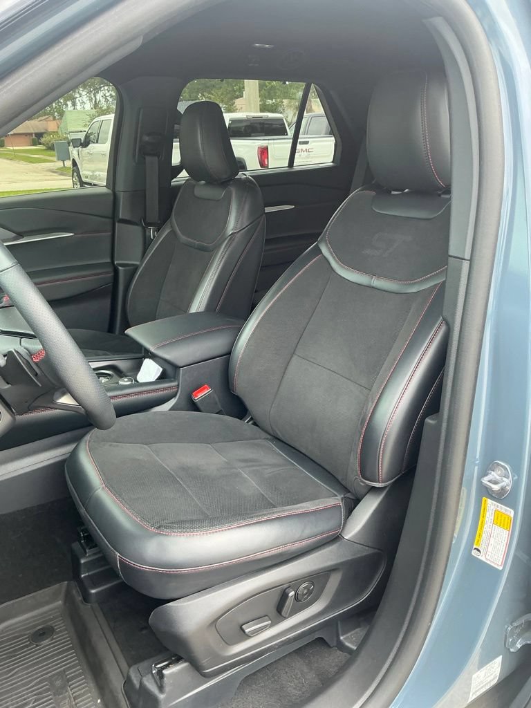 Certified 2025 Ford Explorer ST RWD image 43
