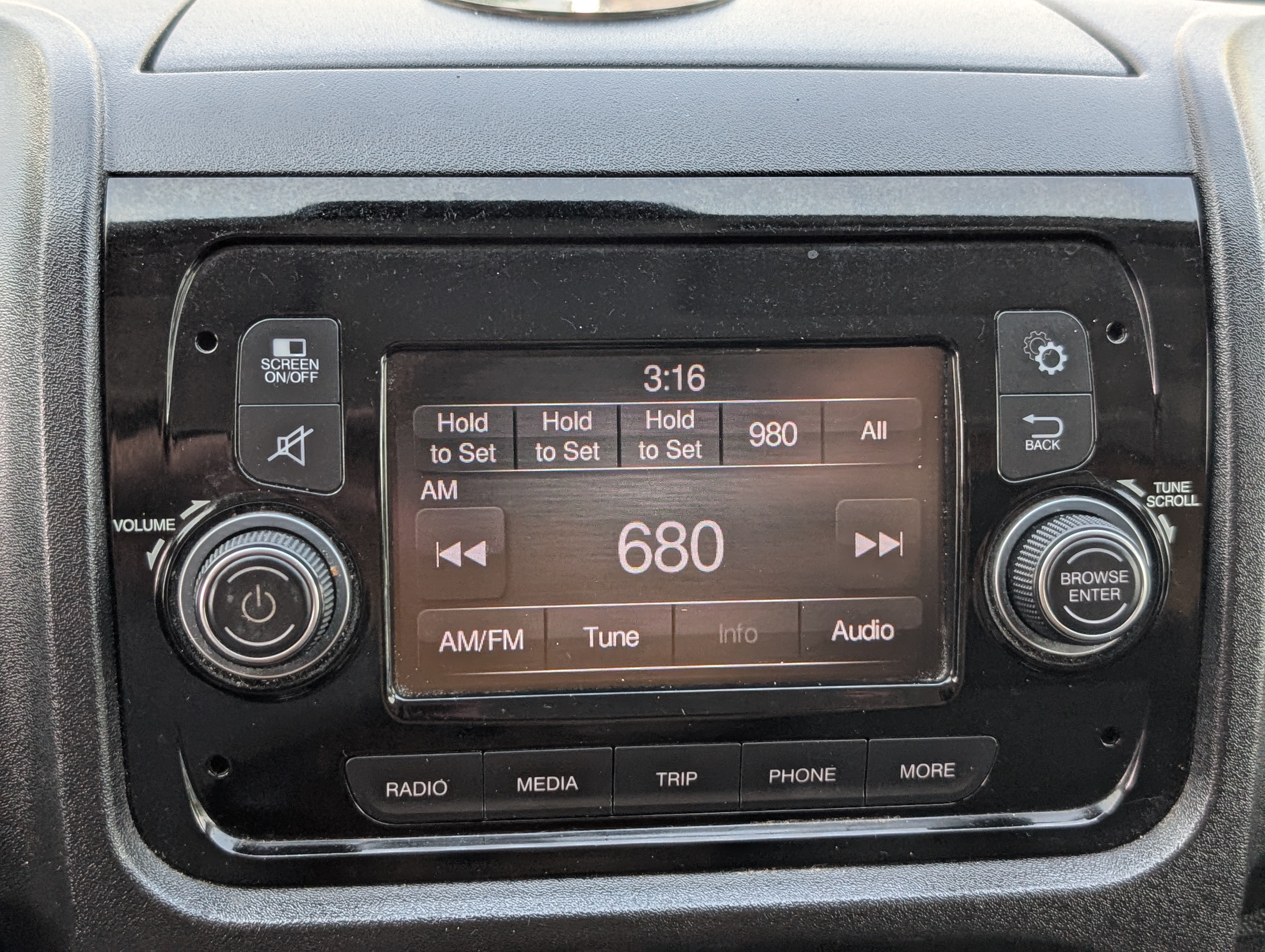 Used 2020 RAM ProMaster 1500 FWD image 24