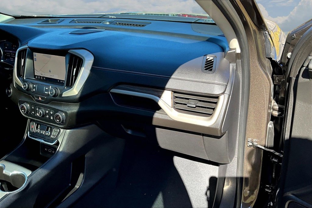 Used 2020 GMC Terrain Denali w/ Denali Premium Package FWD image 28