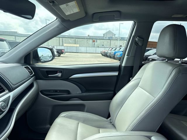 Used 2018 Toyota Highlander XLE FWD image 24