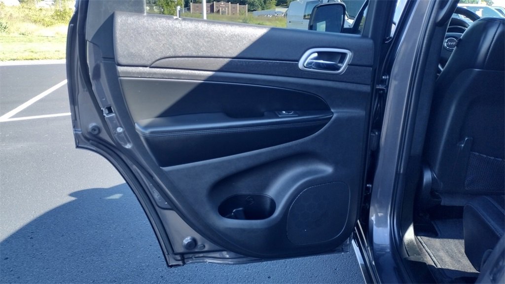 Used 2018 Jeep Grand Cherokee Altitude image 19