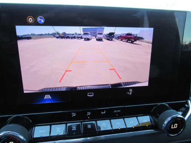 Used 2025 Chevrolet Colorado Trail Boss AWD/4WD image 29