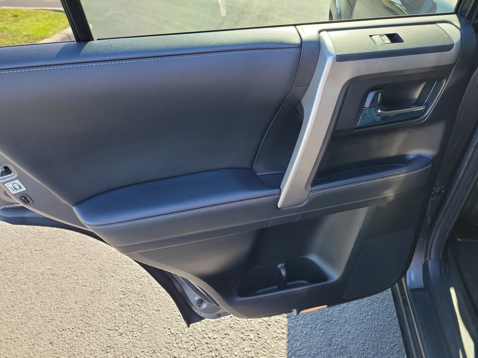Used 2022 Toyota 4Runner SR5 RWD image 8