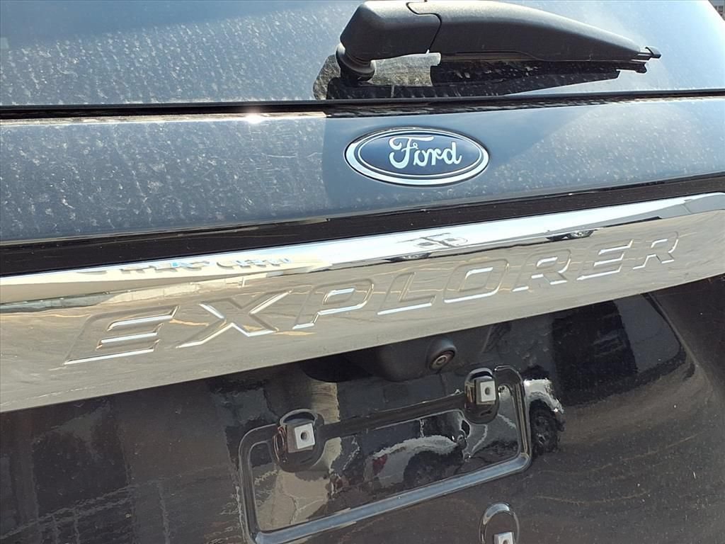 Certified 2023 Ford Explorer XLT w/ Equipment Group 202A AWD/4WD image 35