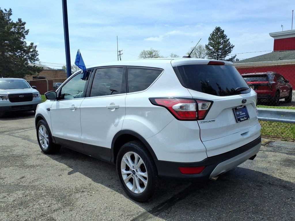 Certified 2017 Ford Escape SE FWD image 5