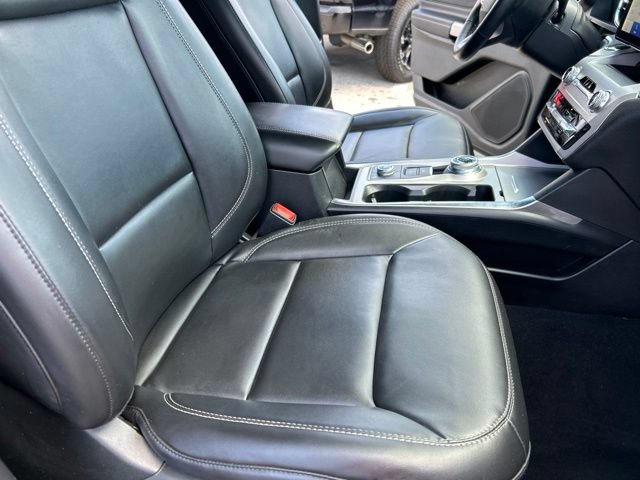 Certified 2022 Ford Explorer XLT w/ Equipment Group 202A AWD/4WD image 38