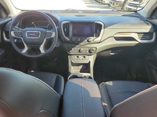 Used 2020 GMC Terrain Denali w/ Denali Premium Package FWD image 19