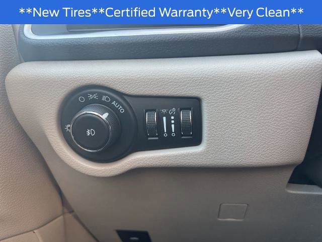 Used 2022 Chrysler Pacifica Touring-L w/ Uconnect Theater Family Group image 26