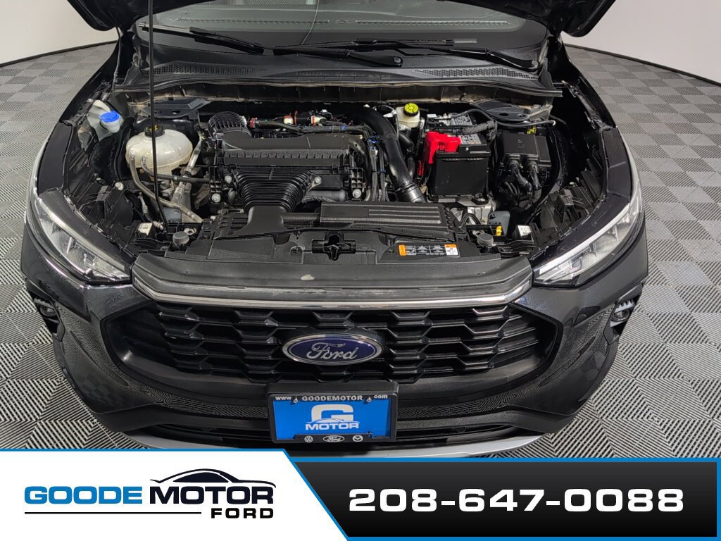 Certified 2025 Ford Escape ST-Line Select AWD/4WD image 25