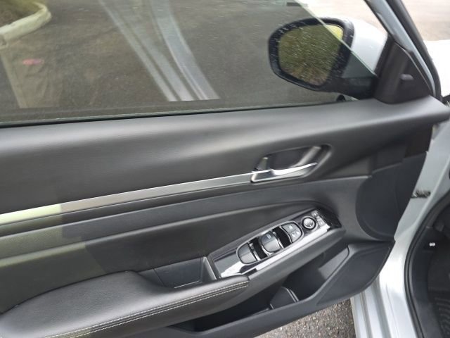 Used 2023 Nissan Altima 2.5 SV image 10