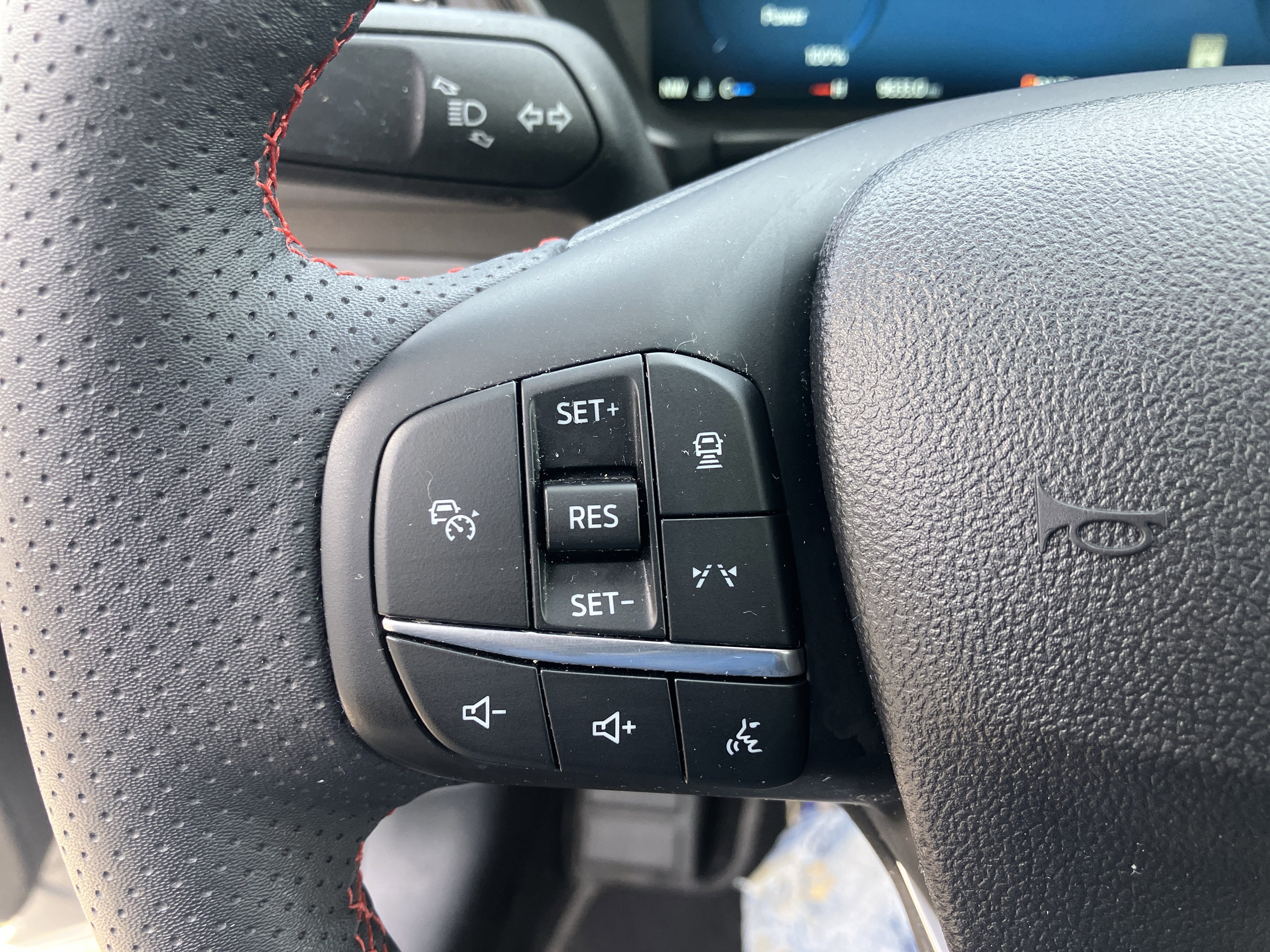 Certified 2024 Ford Escape ST-Line Elite AWD/4WD image 25