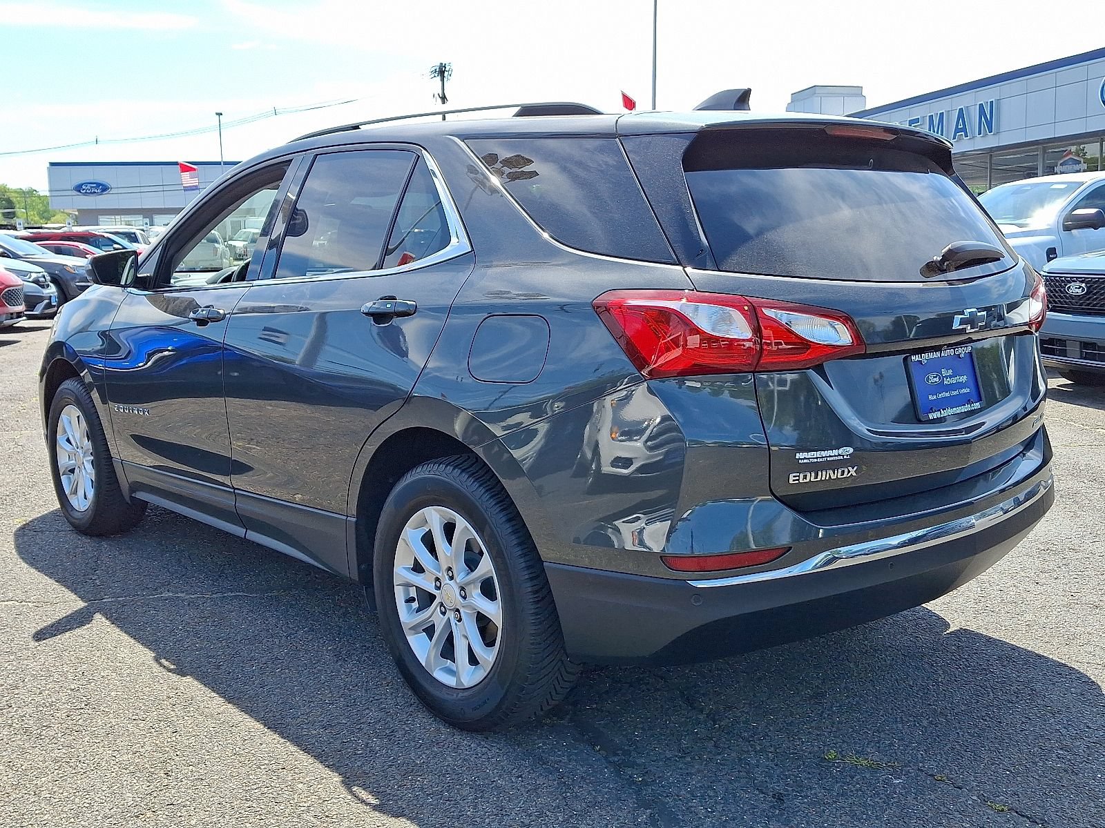 Used 2019 Chevrolet Equinox LT w/ Sun & Navigation Package AWD/4WD image 4