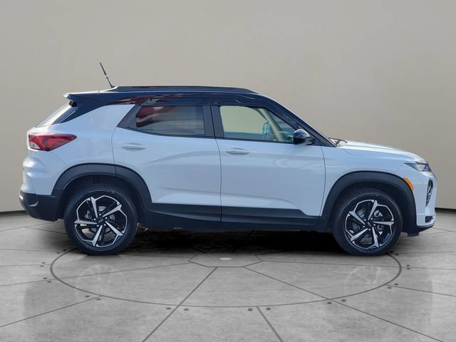 Used 2022 Chevrolet TrailBlazer RS w/ Sun and Liftgate Package AWD/4WD image 12