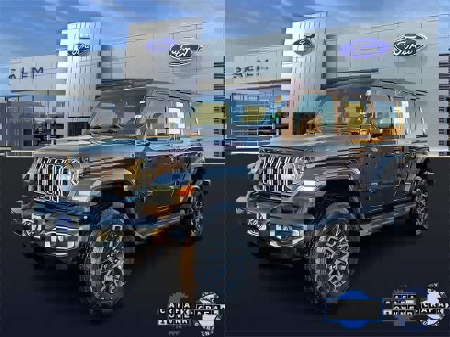 Used 2025 Jeep Wrangler Unlimited Sahara w/ Safety Group image 6