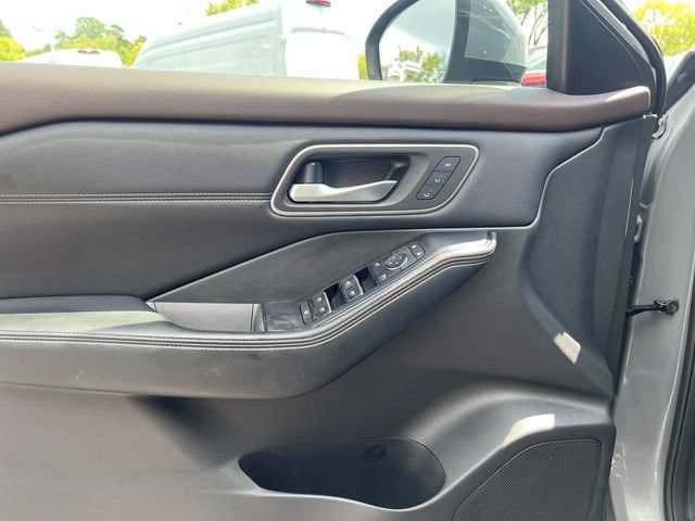 Used 2021 Nissan Rogue SL w/ Premium Package FWD image 21