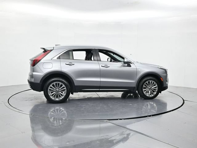 Used 2024 Cadillac XT4 Premium Luxury FWD image 2
