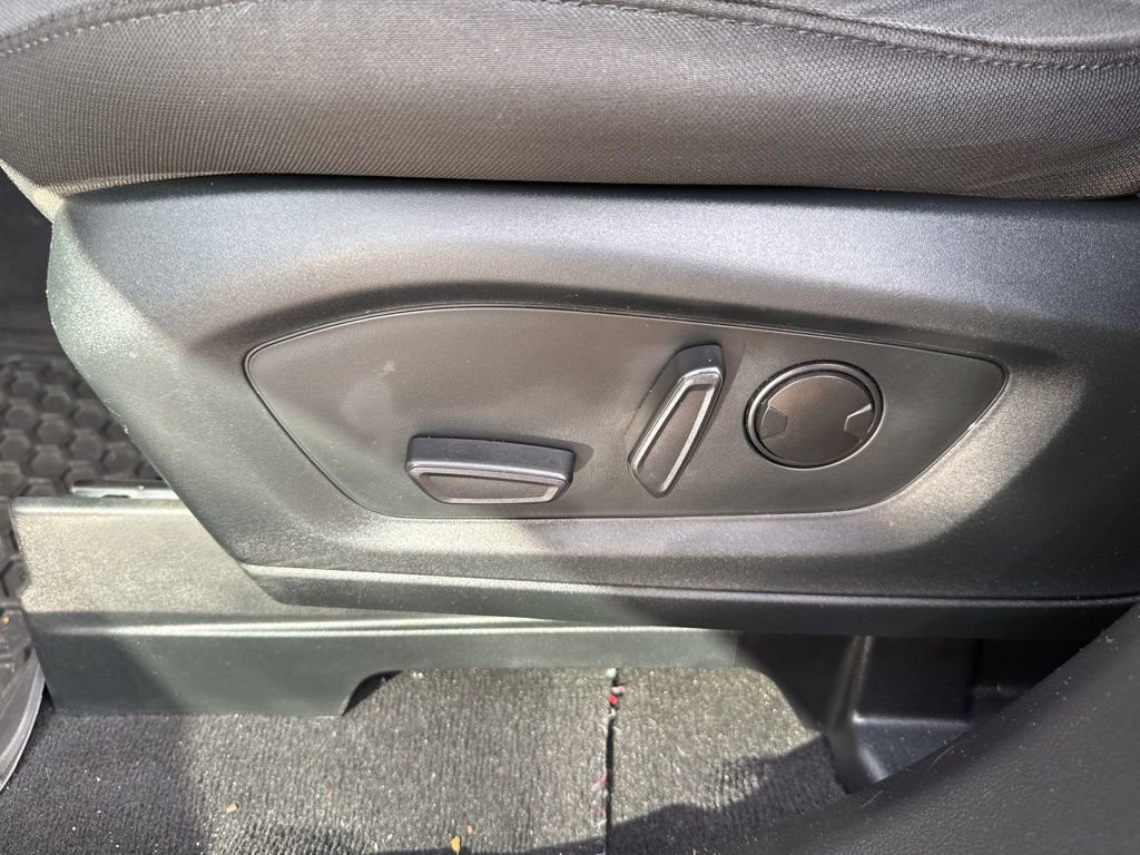 Certified 2023 Ford Explorer XLT RWD image 7