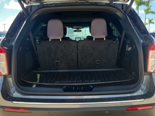 Certified 2022 Ford Explorer Platinum w/ Class IV Trailer Tow Package AWD/4WD image 10