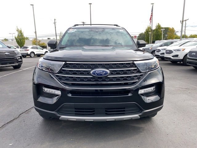 Certified 2022 Ford Explorer XLT w/ Equipment Group 202A image 8