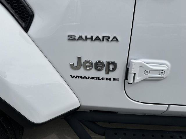Used 2024 Jeep Wrangler Unlimited Sahara w/ Technology Group AWD/4WD image 34