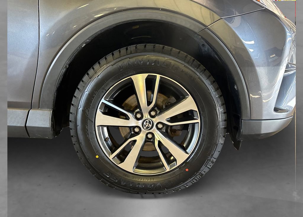 Used 2018 Toyota RAV4 XLE w/ Plus Extra Value Package image 19