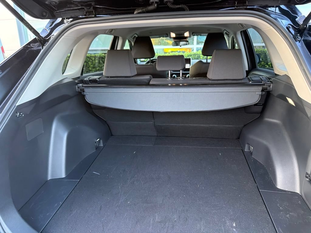 Used 2025 Toyota RAV4 XLE AWD/4WD image 15