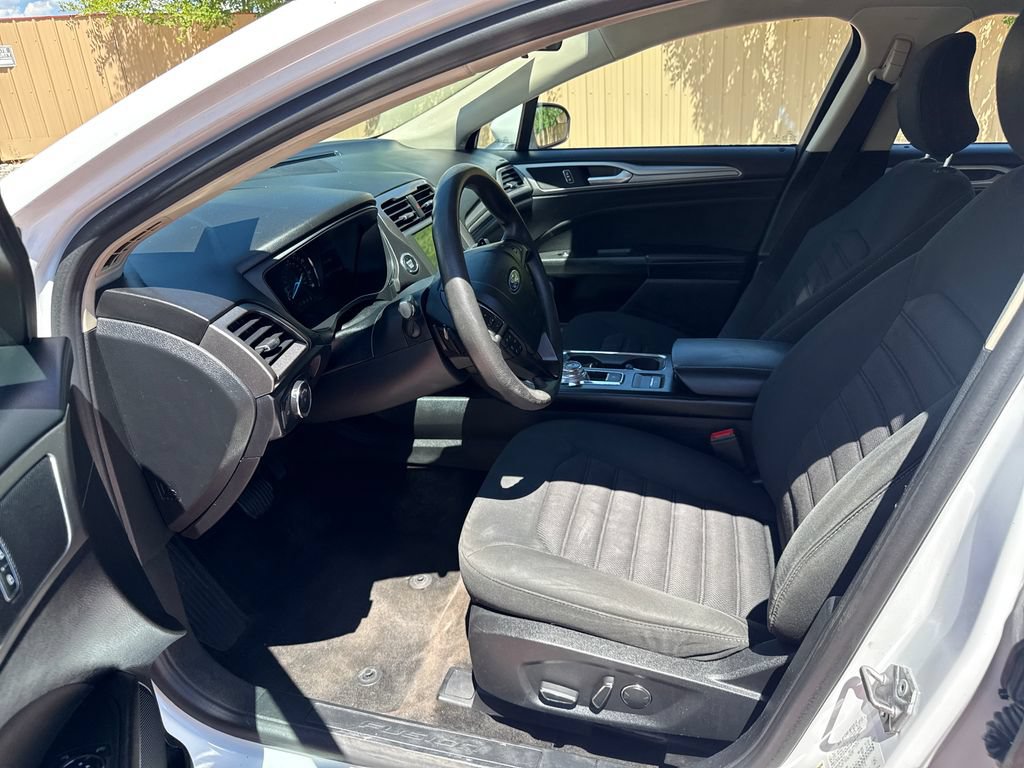 Certified 2018 Ford Fusion SE w/ Fusion SE Technology Package FWD image 13