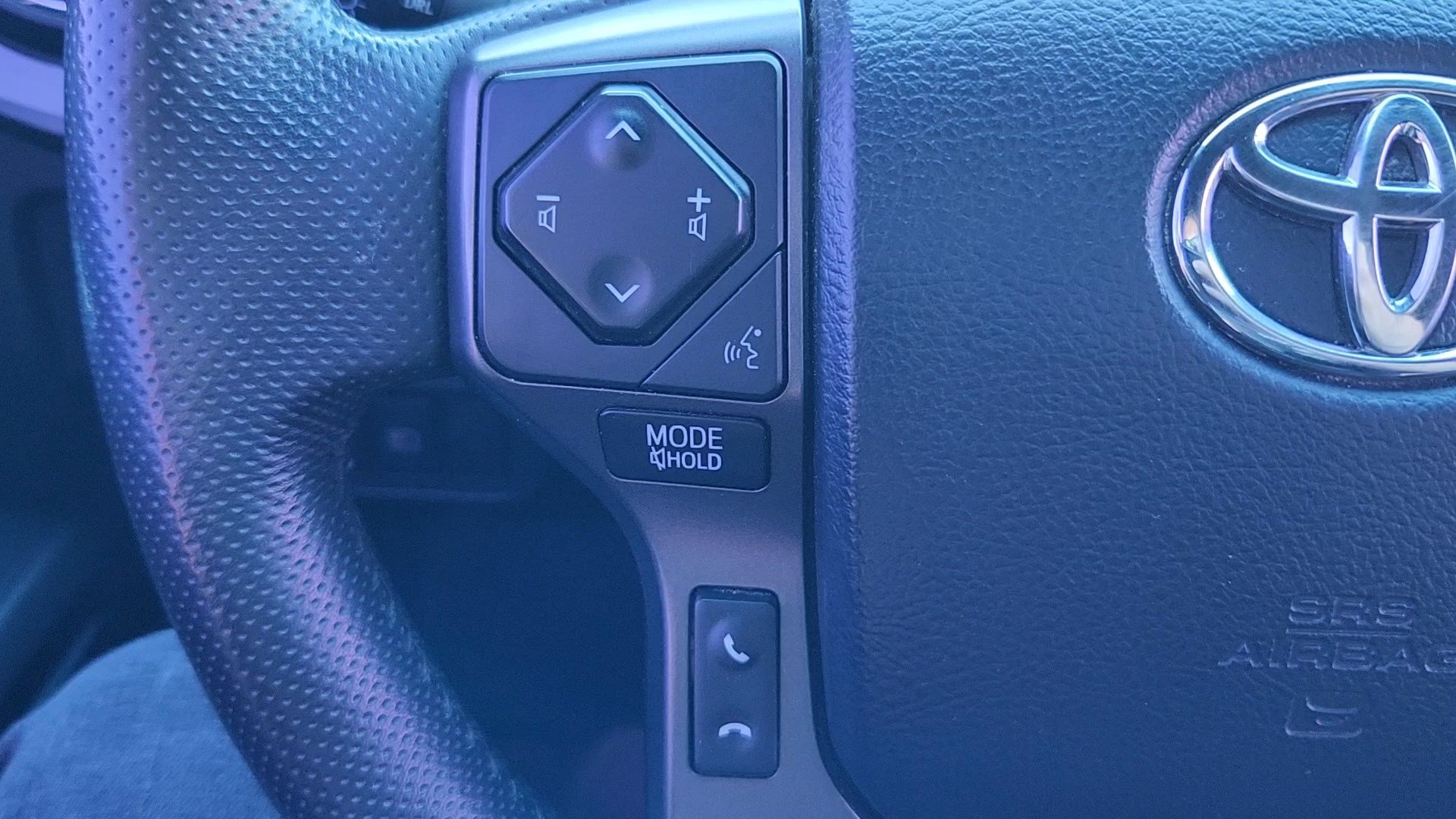 Used 2019 Toyota Tacoma TRD Off-Road AWD/4WD image 12