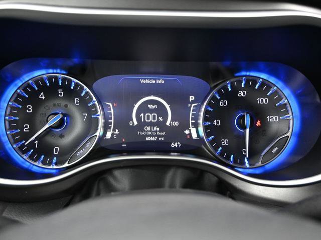 Used 2024 Chrysler Pacifica Touring-L image 23