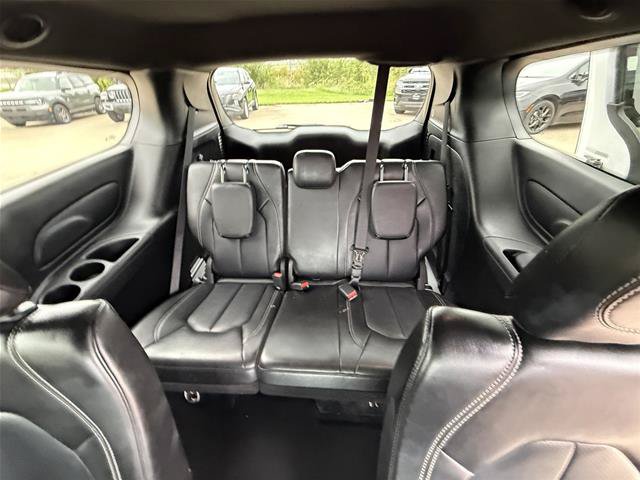 Used 2025 Chrysler Pacifica Select FWD image 21