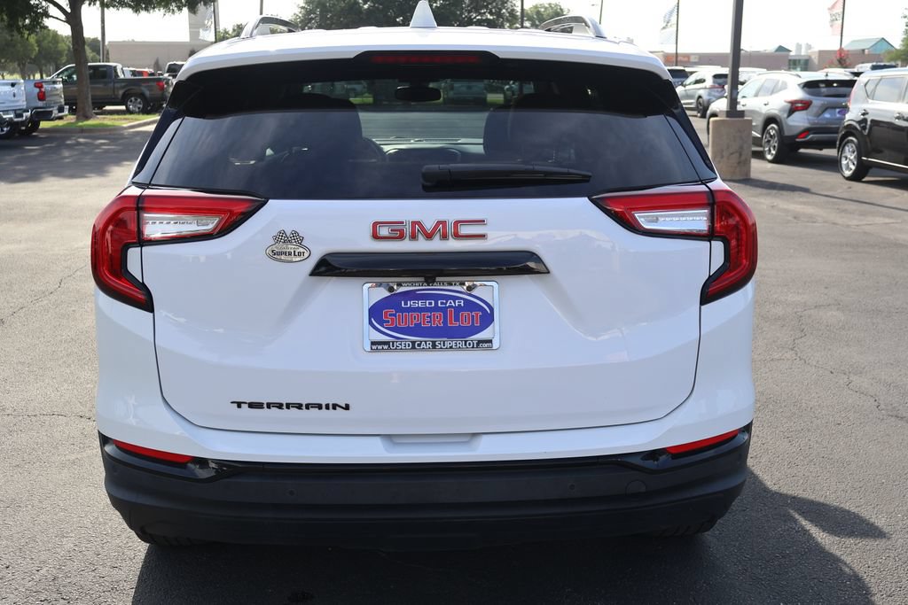 Used 2023 GMC Terrain SLE w/ Driver Convenience Package FWD image 17
