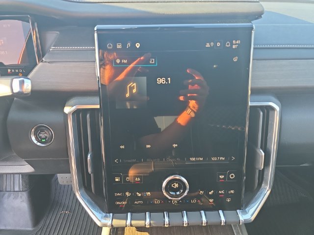 Used 2025 GMC Acadia Denali w/ Super Cruise Package AWD/4WD image 16