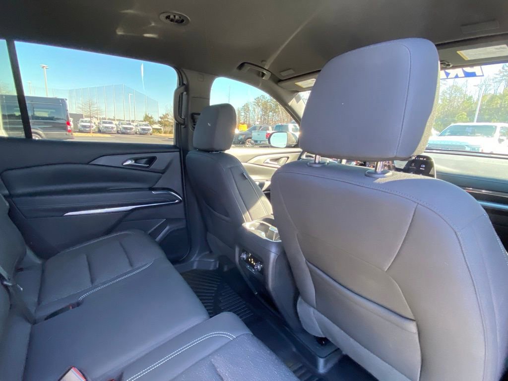 Used 2024 Chevrolet Traverse LS image 28