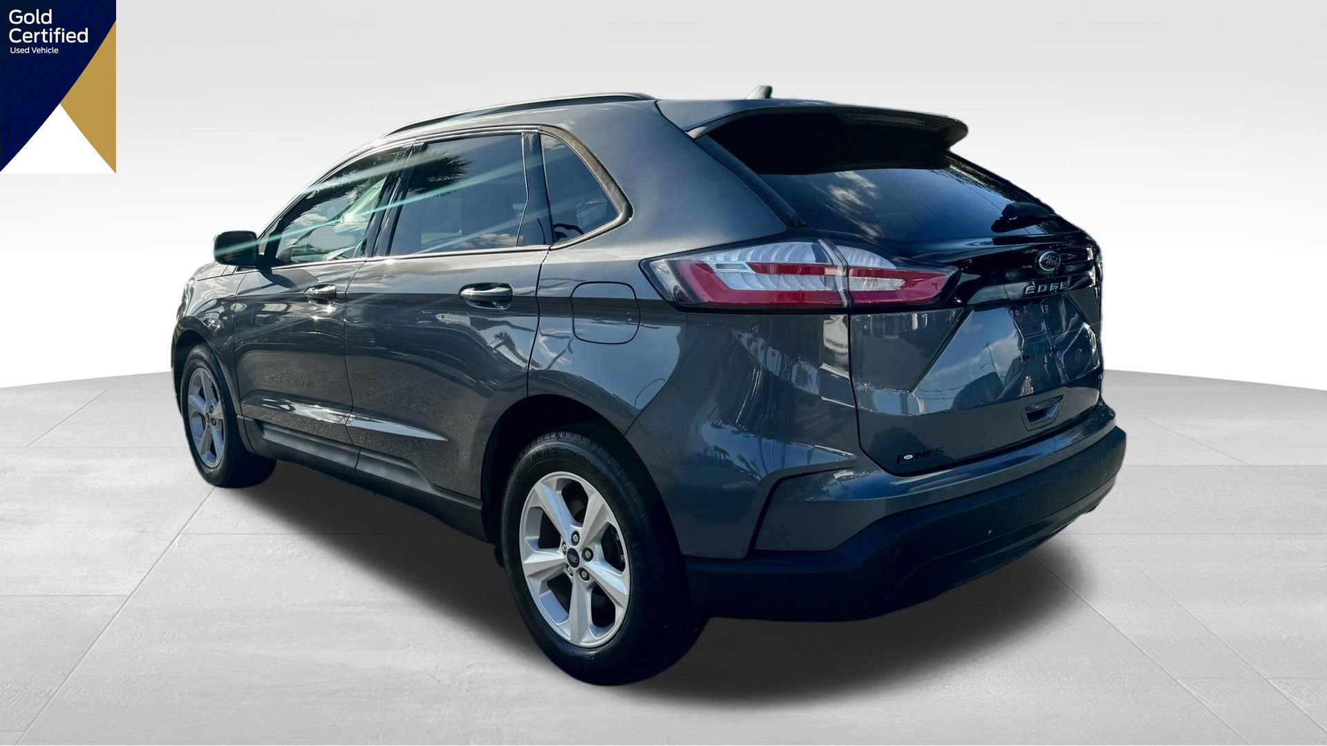 Certified 2022 Ford Edge SE image 17