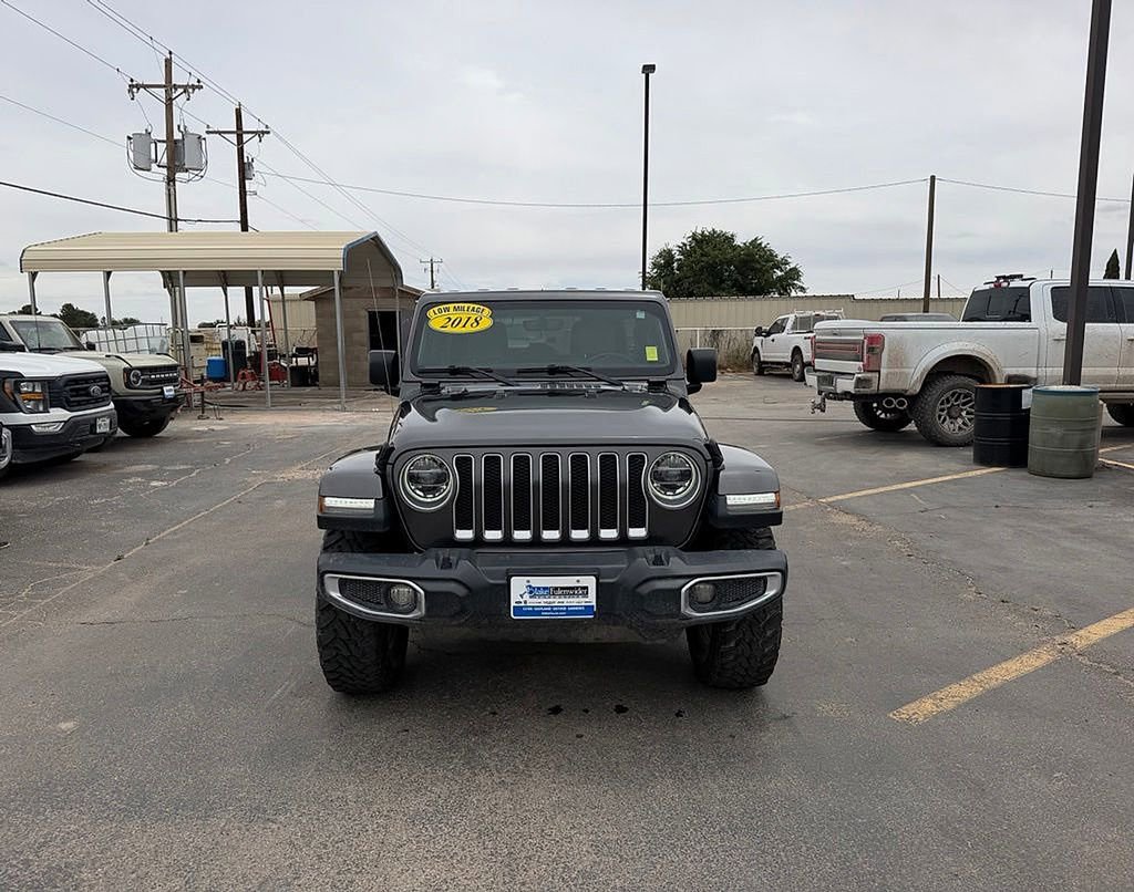 Used 2018 Jeep Wrangler Unlimited Sahara AWD/4WD image 8