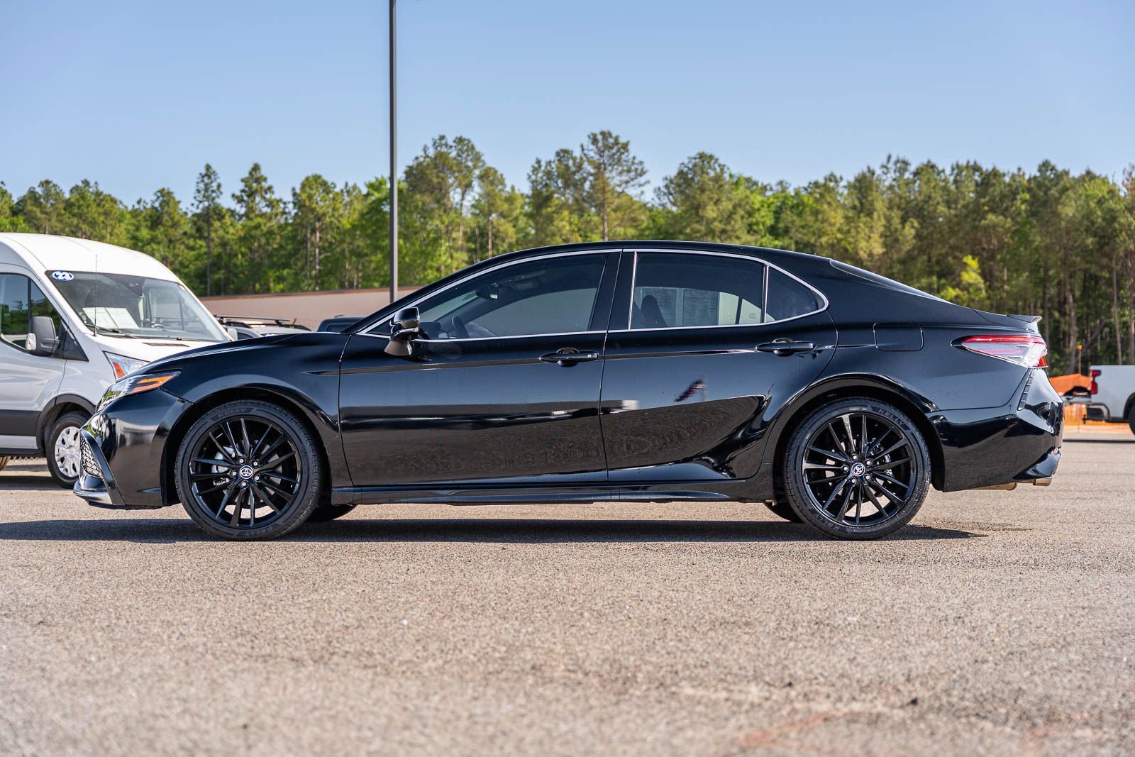 Used 2023 Toyota Camry XSE FWD image 2