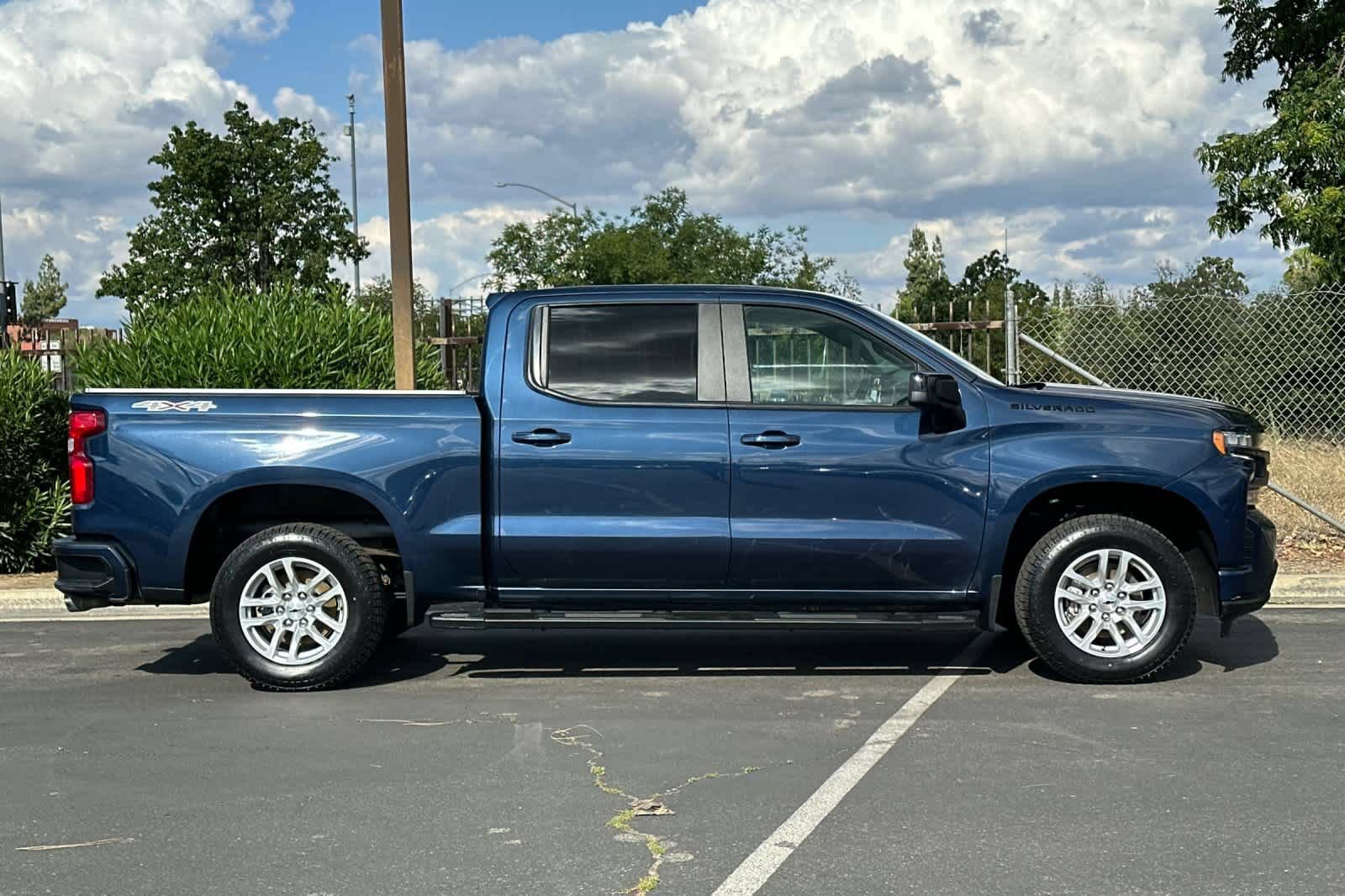 Used 2021 Chevrolet Silverado 1500 RST w/ Convenience Package II AWD/4WD image 8