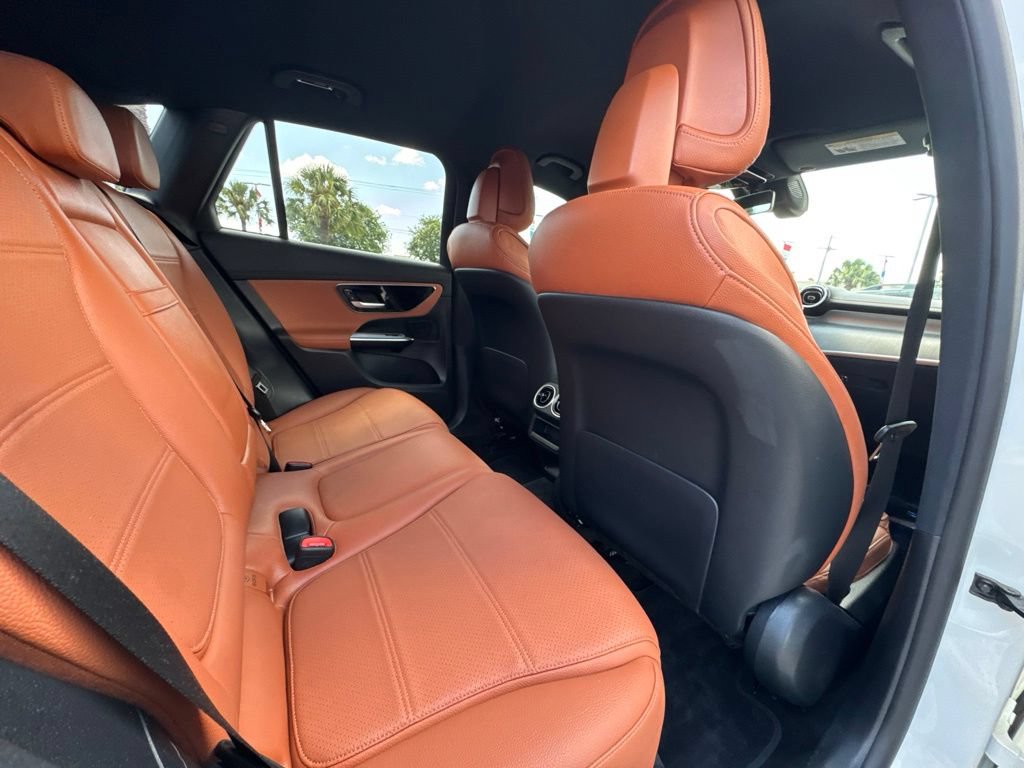 Used 2024 Mercedes-Benz GLC 300 4MATIC image 21
