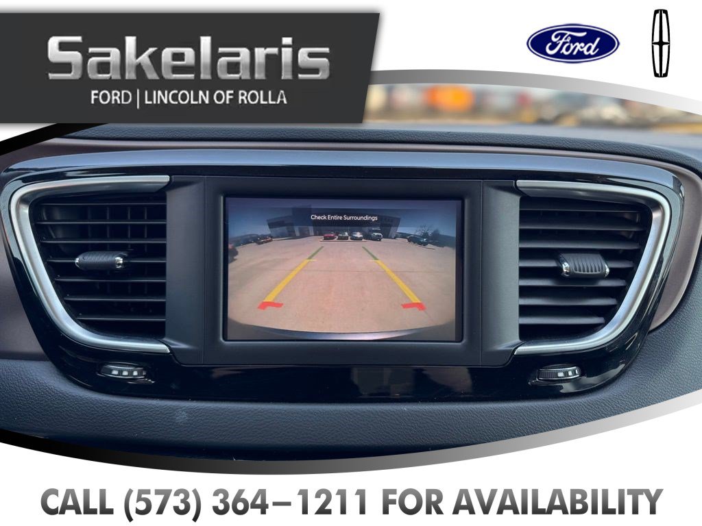 Used 2023 Chrysler Voyager LX FWD image 24