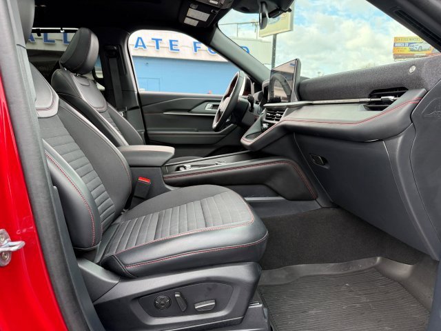 Certified 2025 Ford Explorer ST-Line w/ Premium Package AWD/4WD image 31
