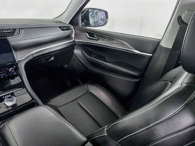 Used 2023 Jeep Grand Cherokee L Limited AWD/4WD image 25