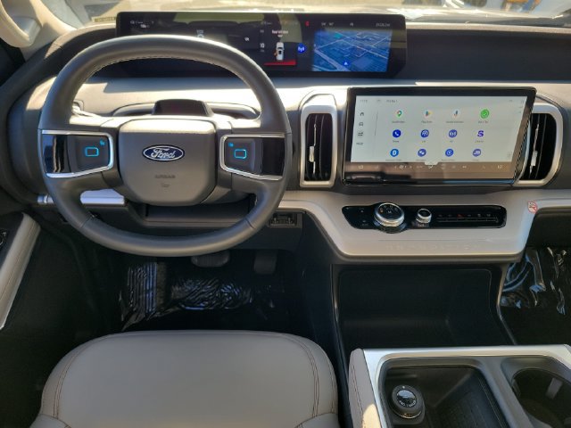 Certified 2025 Ford Expedition Active RWD image 4