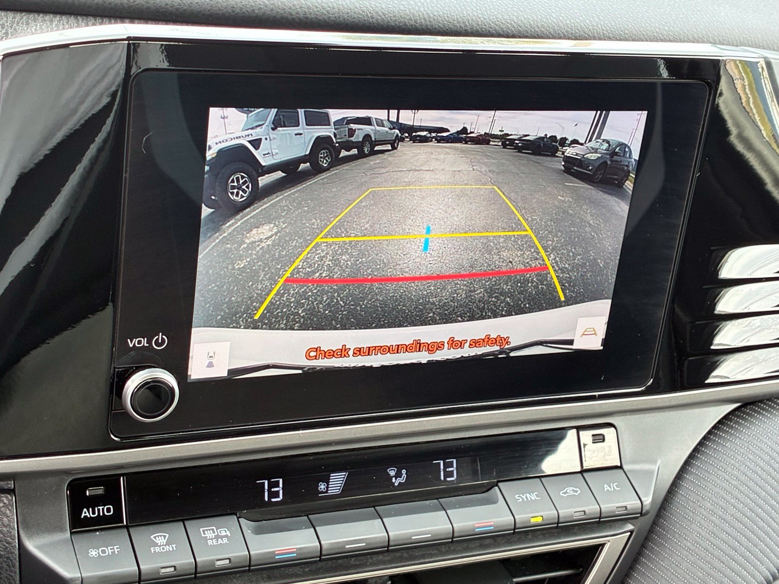 Used 2025 Toyota Camry SE FWD image 20