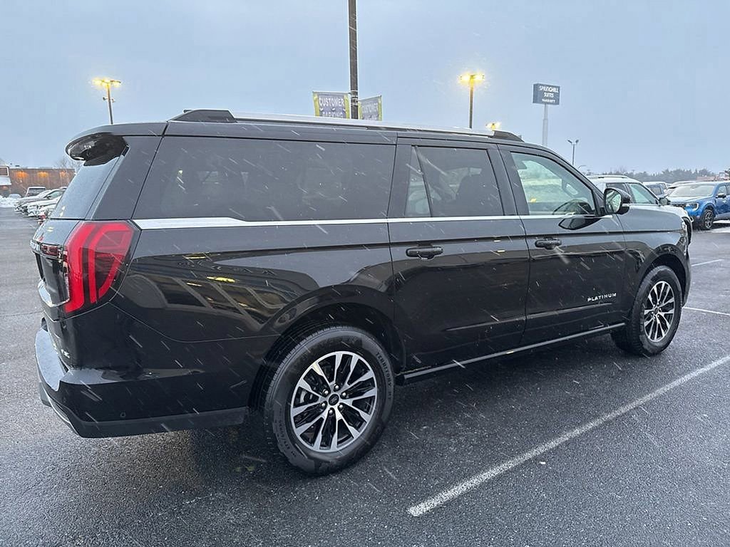 Certified 2025 Ford Expedition Max Platinum image 3