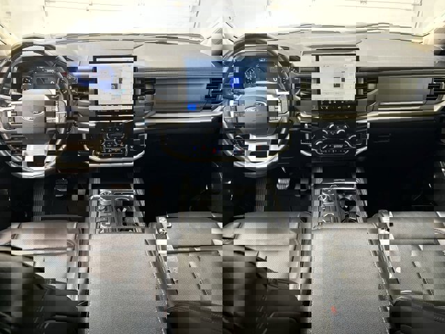 Certified 2023 Ford Expedition XLT image 4