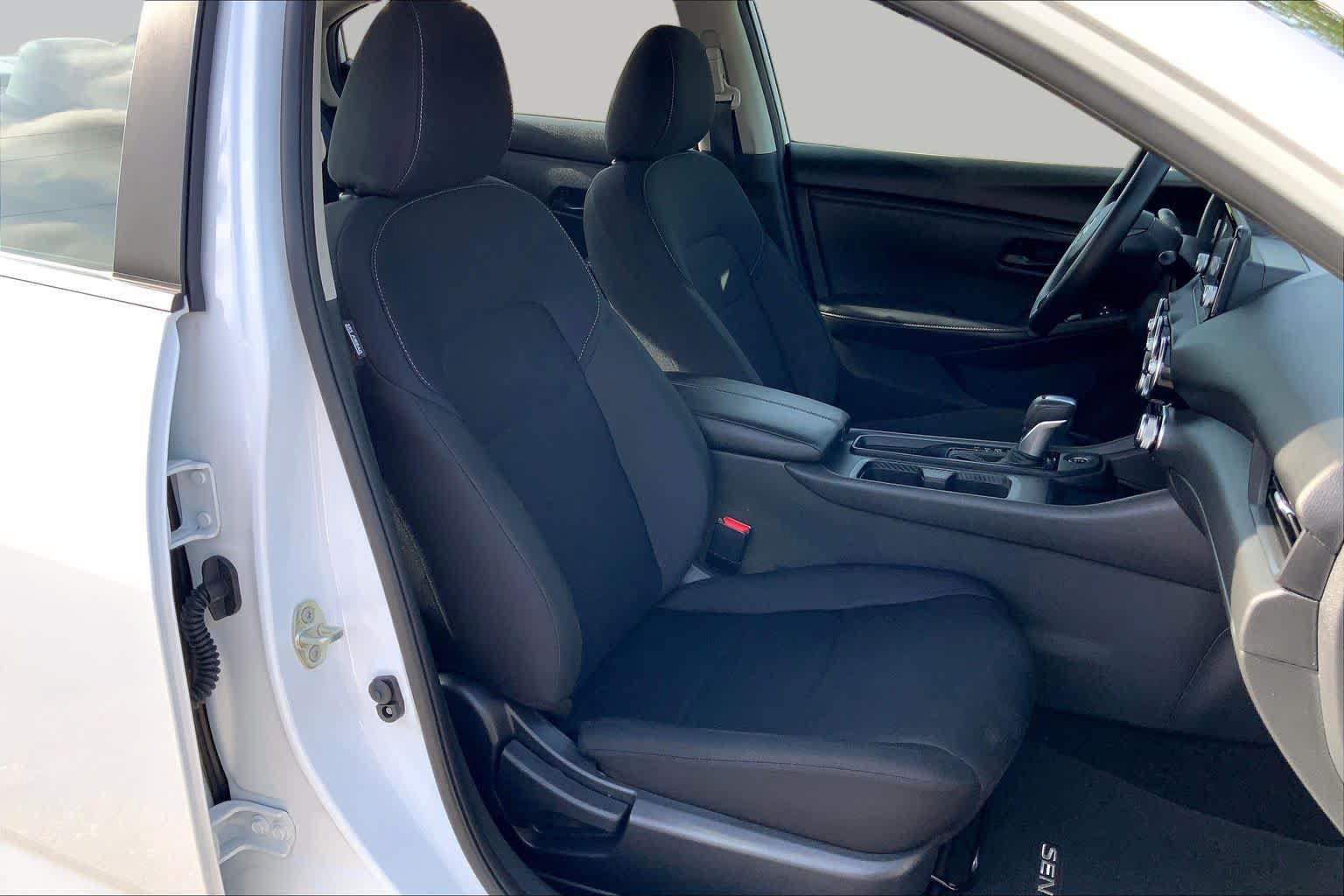 Used 2025 Nissan Sentra S FWD image 9