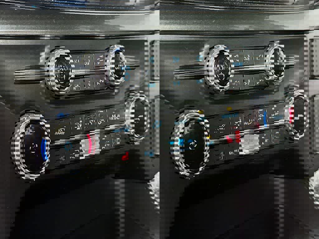 Certified 2022 Ford F150 XLT w/ Equipment Group 302A High image 21