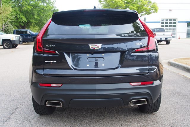 Used 2023 Cadillac XT4 Luxury w/ Cold Weather Package image 4